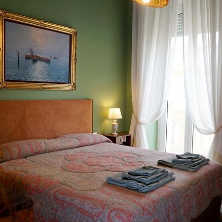 Appartamento Di Fronte Al Mare By Apulia Accommodation Bari Exterior photo